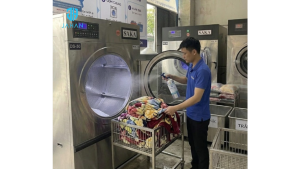 Lấy đồ ra để nguội rồi xin thơm" theo yêu cầu của khách"